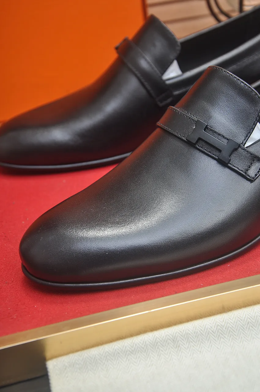 Men's shoes💰540💶[HERMES] (cowhide lining)🍀Italian top luxury🍀He does not pursue novel styles and gorgeous colors, but attracts the favor of successful men with his flawless, elegant and classic style. Formal leather shoes This very comfortable, simple and stable style allows you to easily match any style! The pattern is absolutely 1:1 refined from the original case, and we strive for excellence in materials, imported cowhide + cowhide lining💪💪💪extraordinary texture👍! .Code number: 39-45 (45 customized)